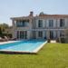 ¿Es más difícil vender una casa con una piscina?