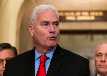 Los líderes republicanos dicen que los aeropuertos se verán “inundados” de cancelaciones si los demócratas no ceden