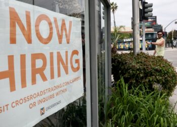 Informe de empleos de retrasos de cierre y se pueden mantener más datos clave: NPR