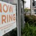 Informe de empleos de retrasos de cierre y se pueden mantener más datos clave: NPR