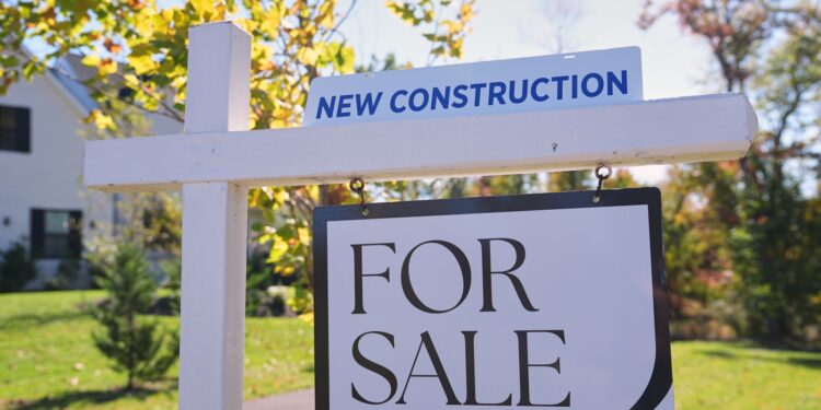 Un mercado inmobiliario cambiante podría liberar más viviendas iniciales: NPR