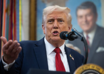 Trump retrasando las tarifas farmacéuticas de triple dígito para negociar acuerdos de precios de drogas