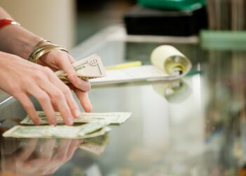 Por qué el abismo de subsidios de la ACA puede disuadir a algunas personas de trabajar