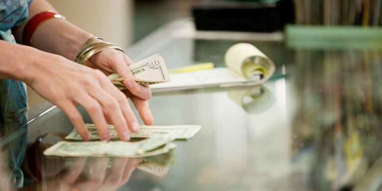 Por qué el abismo de subsidios de la ACA puede disuadir a algunas personas de trabajar