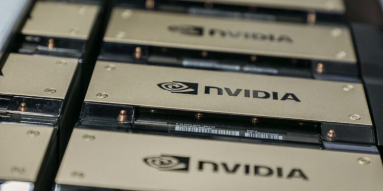 Las acciones de Nvidia se ven afectadas por un informe sobre la competencia de nuevos chips de IA. ¿Qué tan preocupados deberían estar los inversores?