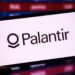 Compre la debilidad de acciones como Tesla y Palantir ya que el mercado alcista tiene más espacio para funcionar, dice un inversor