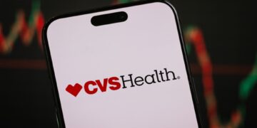 Estas acciones tienen un rendimiento superior este año y son baratas de cara a 2026