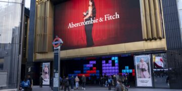 ANF, NVDA, COIN, SYM y más