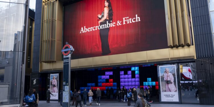 ANF, NVDA, COIN, SYM y más