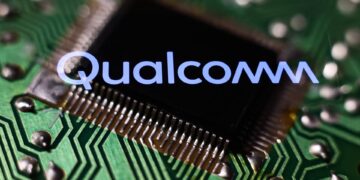 Acciones que realizan los mayores movimientos antes de la comercialización: QCOM, WBD, PZZA, DUOL