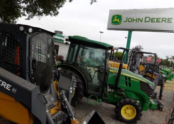 Acciones que realizan los mayores movimientos antes de la comercialización: DE, DELL, HPQ, ADSK