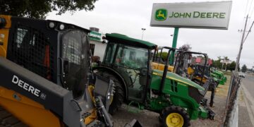 Acciones que realizan los mayores movimientos antes de la comercialización: DE, DELL, HPQ, ADSK