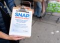 Dónde se encuentran los beneficios de SNAP en medio de las negociaciones sobre el cierre del gobierno
