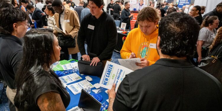 El informe de empleo de septiembre finalmente se publicará el jueves. Lo que puede mostrar