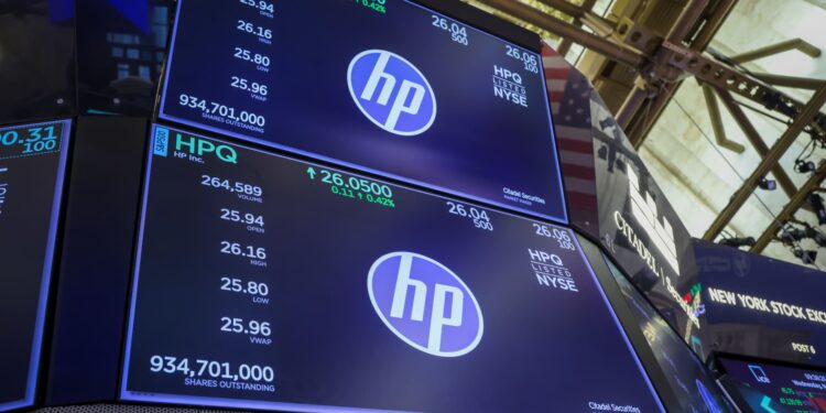 Acciones que realizan los mayores movimientos fuera de horario: HPQ, DELL, URBN