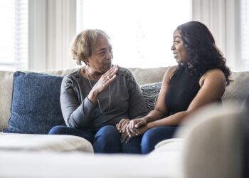 Cómo hablar con tus hijos adultos sobre su herencia