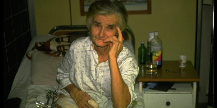 ¿Su padre anciano se sentirá miserable en la vida asistida?