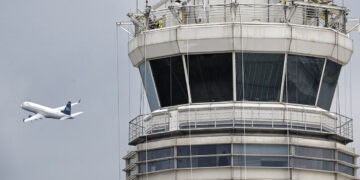 La FAA publica detalles sobre los recortes de vuelos que comienzan a las 6 am del viernes