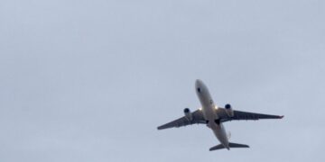 Los vuelos de vacaciones enfrentan interrupciones mientras Airbus publica una actualización urgente para miles de aviones