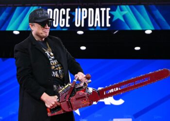 La oficina DOGE de Trump cierra, pero los trabajadores federales no están exentos de más recortes: esto es lo que sigue