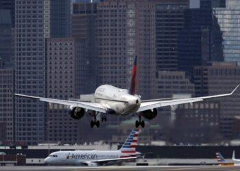 Cómo la reducción del tráfico aéreo puede provocar cancelaciones y retrasos en los vuelos