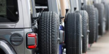 Chrysler retira del mercado más de 320.000 SUV Jeep debido al riesgo de incendio de la batería