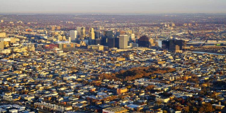 15 ciudades estadounidenses que construyen la mayor cantidad de viviendas multifamiliares