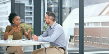 Cómo las empresas inteligentes están reteniendo el talento │ConnectComm