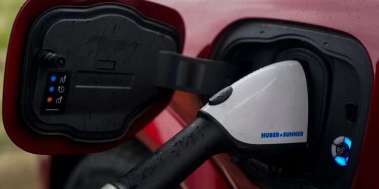 ¿Qué sigue para los vehículos eléctricos después de la expiración del crédito fiscal?