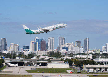 El DOT reduce los recortes de vuelos al 3 por ciento después del cierre