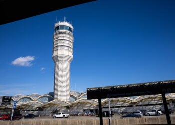 Los recortes de vuelos de la FAA afectarán a los principales centros de EE. UU.