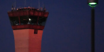 Los recortes de vuelos se mantendrán en los niveles actuales cuando finalice el cierre, dice el DOT