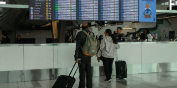 Las aerolíneas estadounidenses cancelan más de 1.000 vuelos por segundo día consecutivo en gran parte debido al cierre