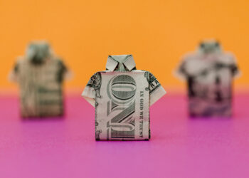 ¿Préstamos a familiares o amigos? No tenga miedo de pedir que le devuelvan su dinero: NPR