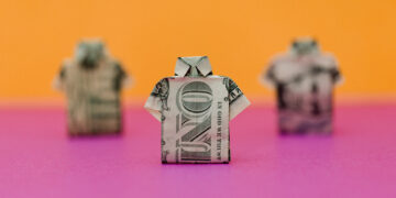 ¿Préstamos a familiares o amigos? No tenga miedo de pedir que le devuelvan su dinero: NPR