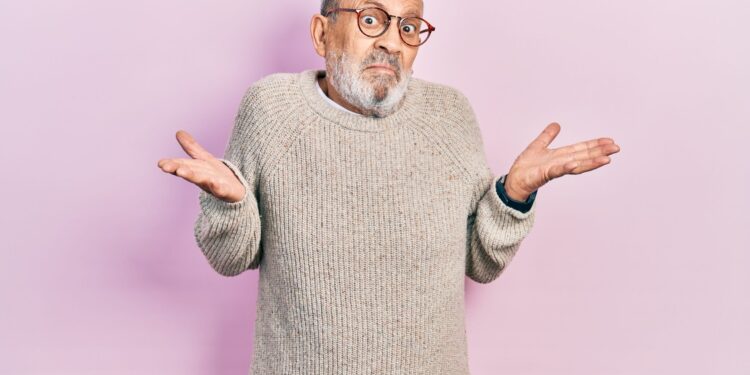 ¿Debería dividir el seguro de su automóvil y el seguro general? Esto es lo que dice un contador público certificado