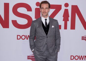 La estrella de ‘Dawson’s Creek’, James Van Der Beek, está vendiendo recuerdos ‘para ayudar con el costo financiero de la lucha contra el cáncer’, destacando los gastos de atención médica