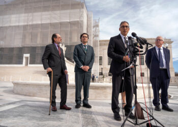 Jueces de la Corte Suprema evalúan el proceso de reembolso de los aranceles de Trump