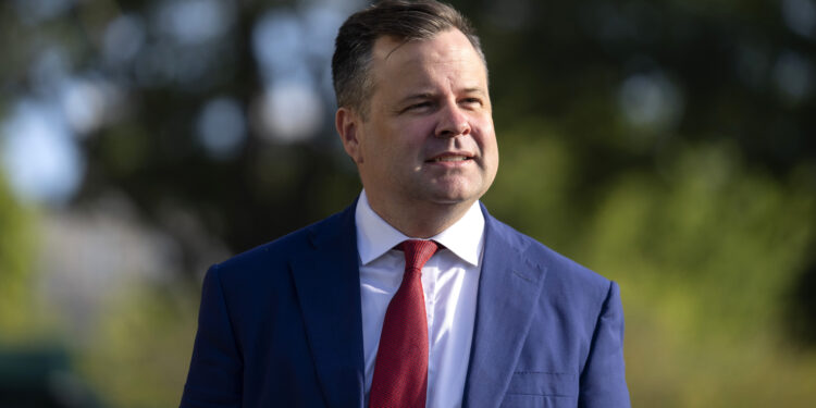 Los organismos de control del fraude de Fannie Mae dudaron de los cargos contra James