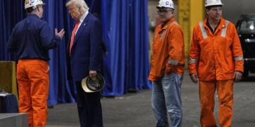 La otra cara de la crisis de precios en Estados Unidos: sueldos miserables