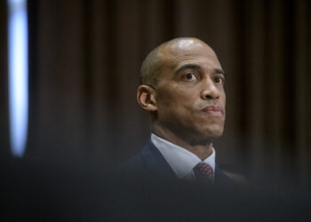 La administración Trump emite un cambio de política que hace profundos recortes al programa de vivienda para personas sin hogar