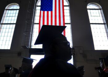 Las ciudades demandan por la nueva regla de condonación de préstamos por servicio público de Trump: NPR