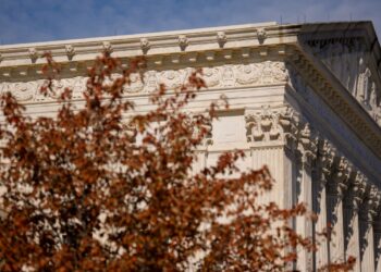 La Corte Suprema puso los aranceles de Trump en una parrilla a fuego alto, bajo escrutinio bipartidista: NPR