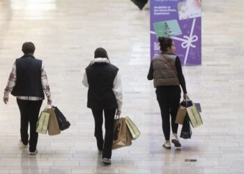 El Black Friday puede traer grandes ventas para atraer a los compradores ansiosos: NPR