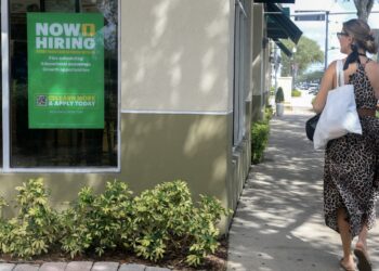 ¿Está empeorando el mercado laboral? Esto es lo que sabemos: NPR