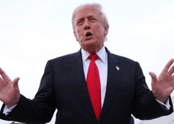 Con una economía tensa, Trump lucha por gestionar los precios: NPR