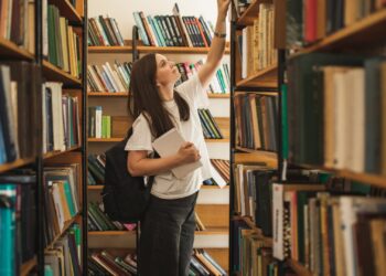 Los prestatarios de préstamos para estudiantes desconocen los planes basados en los ingresos y las opciones de condonación