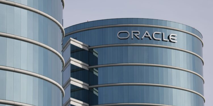 Acciones que realizan los mayores movimientos antes de la comercialización: ORCL, OXM, ADBE, GEMI