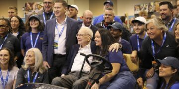 Berkshire renueva los altos cargos para acelerar el cambio más allá de la era Buffett. Qué significa para las acciones