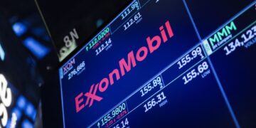 Xom, Staa, CVS, AZO, ARES